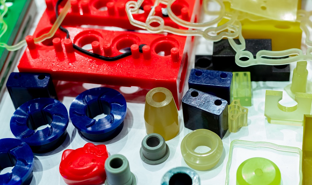 摄图网_506280897_工程塑料用于制造业的塑料材全球工程塑料市场概念聚氨酯和abs塑料零件材料（企业商用）.jpg